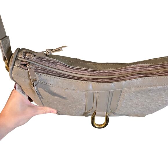 Vintage B.H. Smith Leather Beige/Light Brown Shoulder Bag with Gold Hardware - Picture 3 of 9